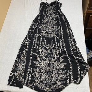 Bebe Black and white long floral dress with adjustable straps.women XS. SKU435